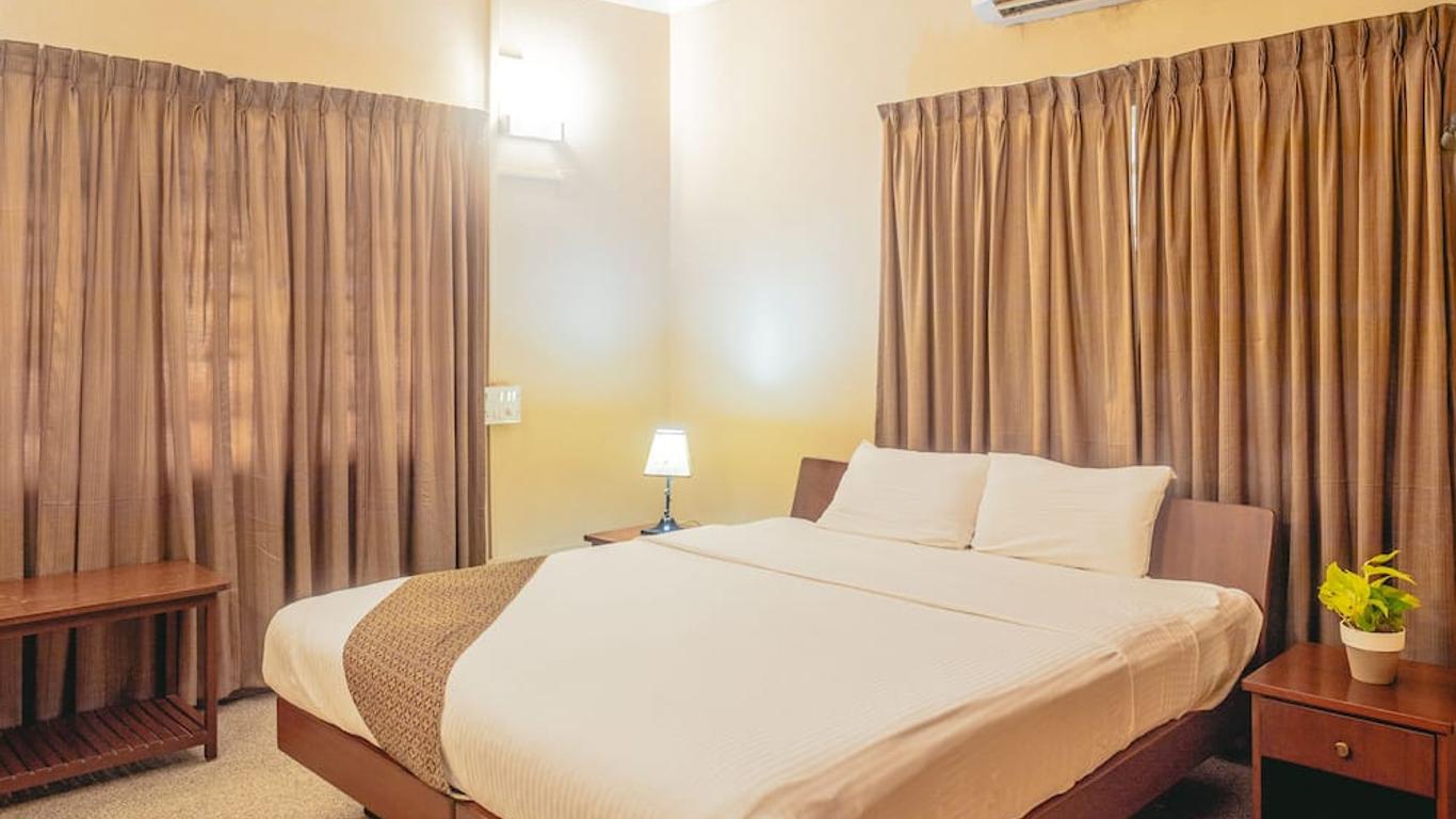 Hanu Reddy Residences Wallace Garden