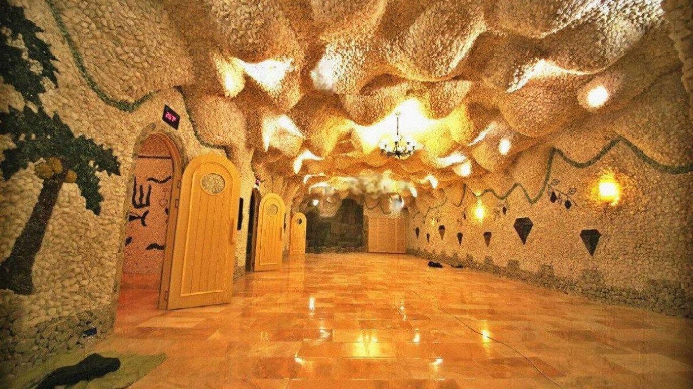 Royal Garden Hotel