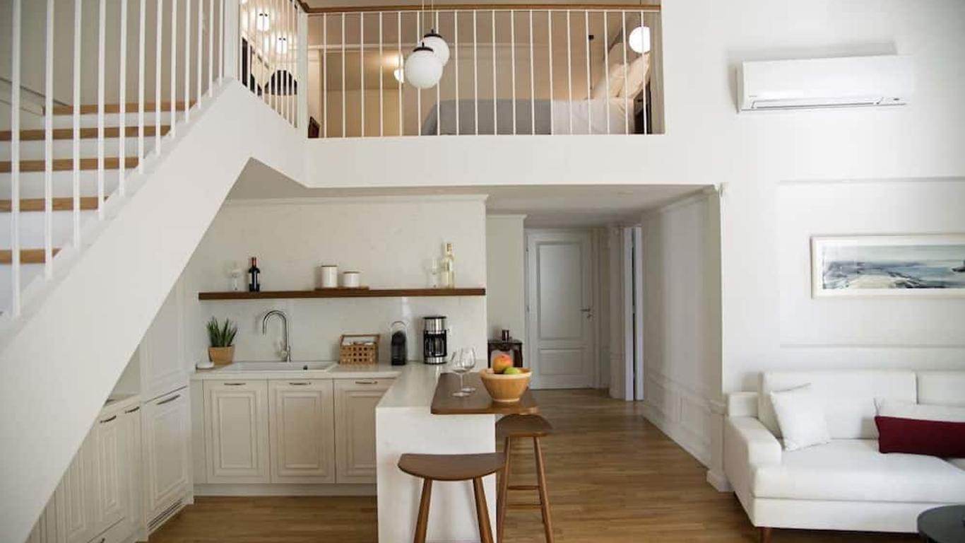 Four Streets Athens - Luxury Suites Apartments in Athens