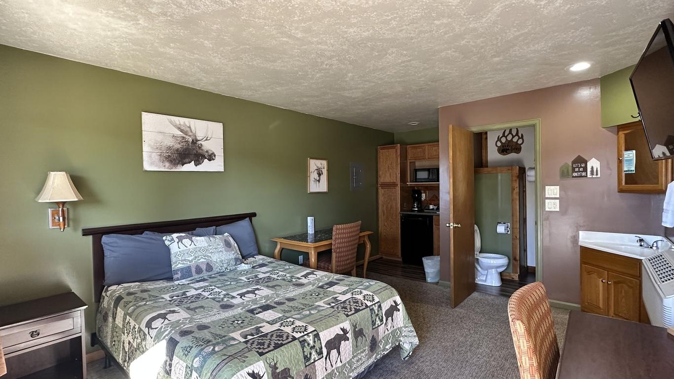 Moosehead Lodge & Cabins