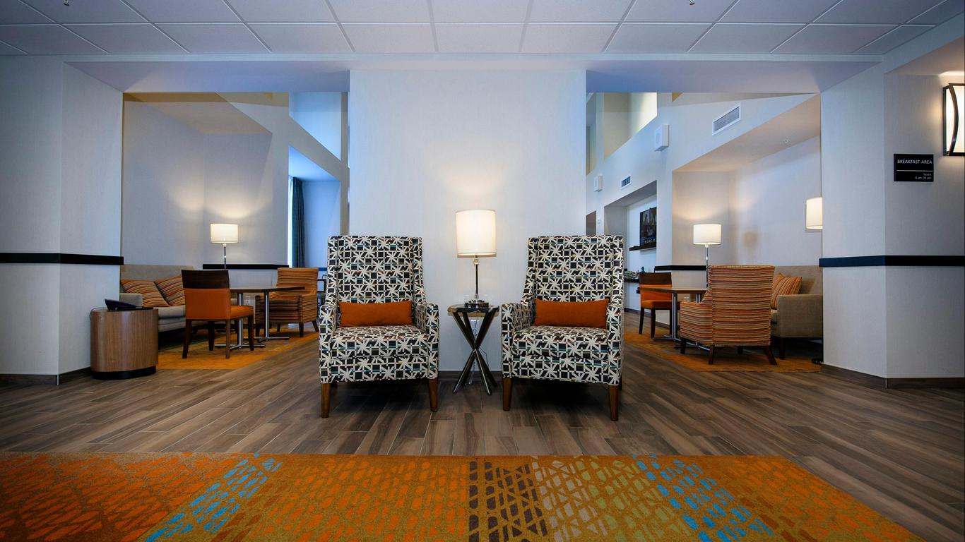 Hampton Inn & Suites by Hilton Truro