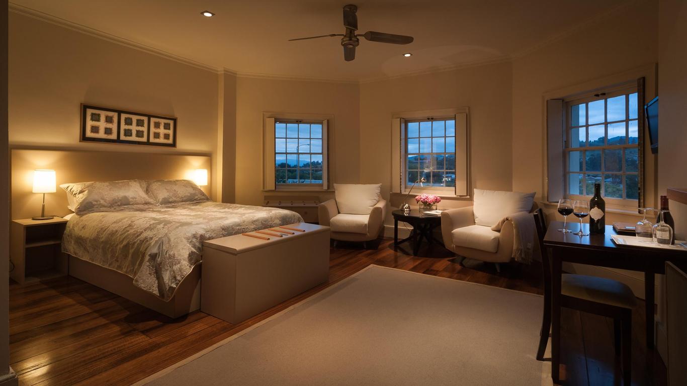 The Woodbridge Waterfront Rooms