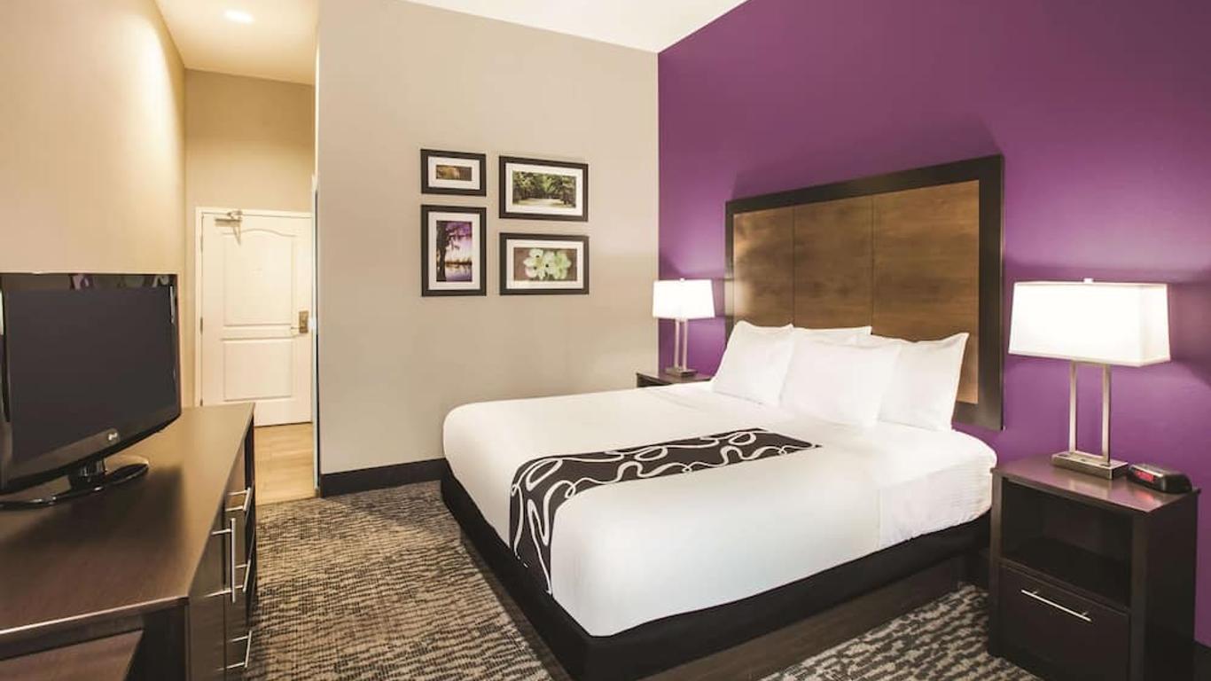 La Quinta Inn & Suites by Wyndham Baton Rouge Denham Springs