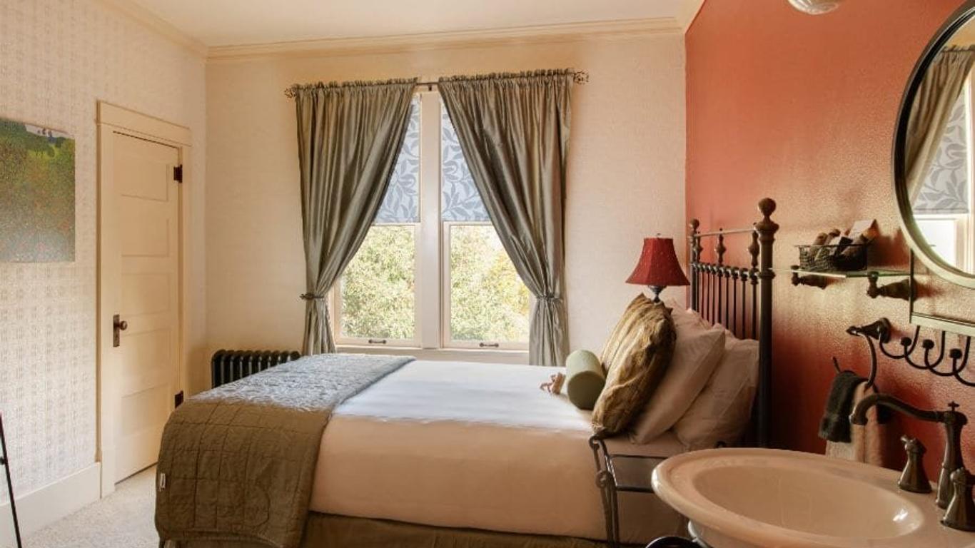 Chamberlin Inn