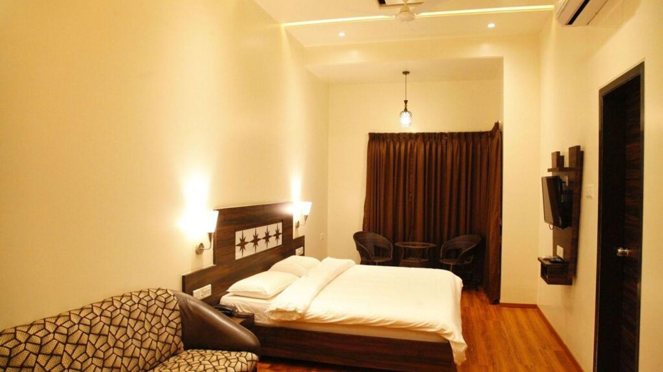 Popular Hotel