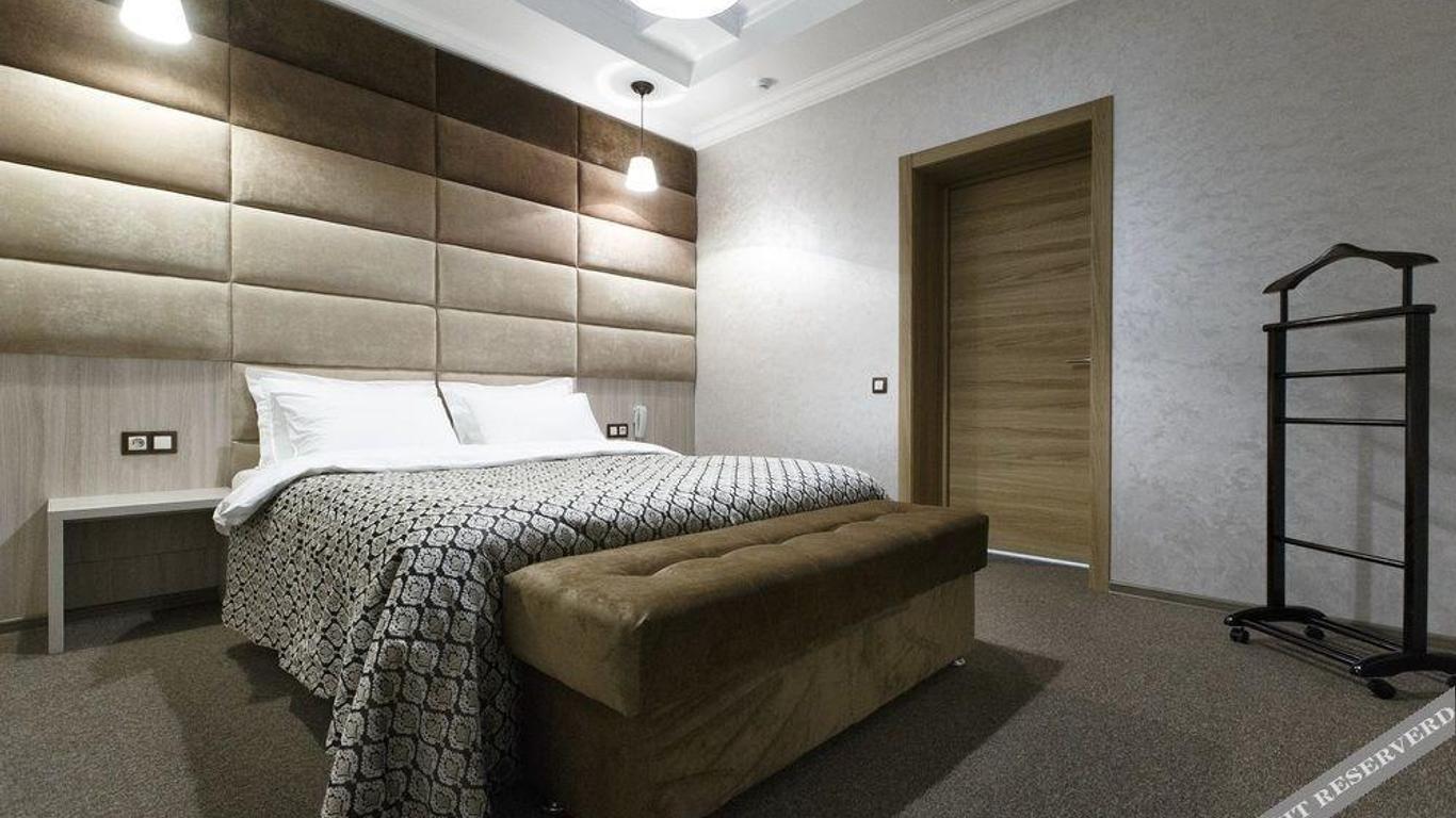 Sky Lux Hotel