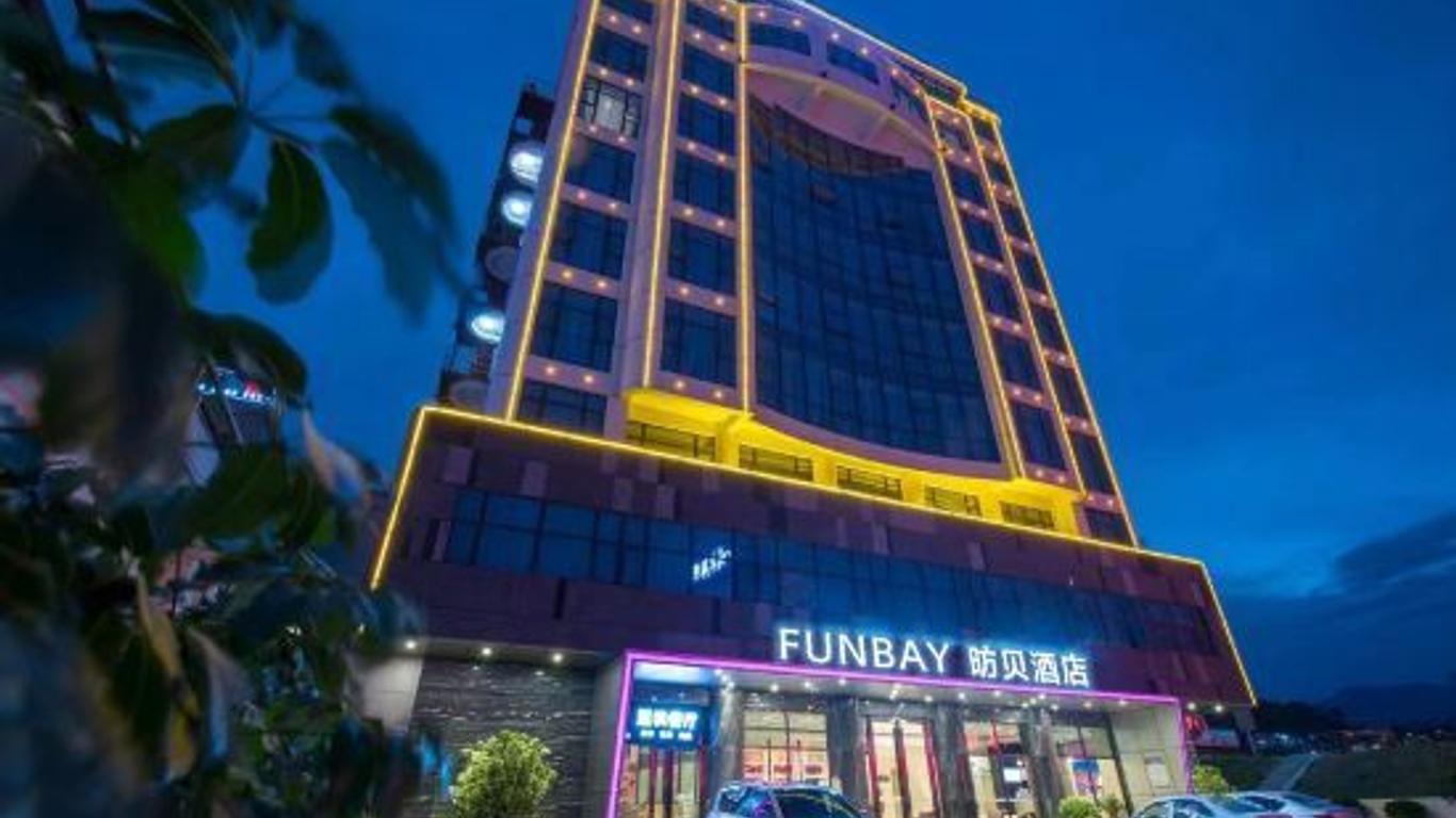 Gold Coast Hotel
