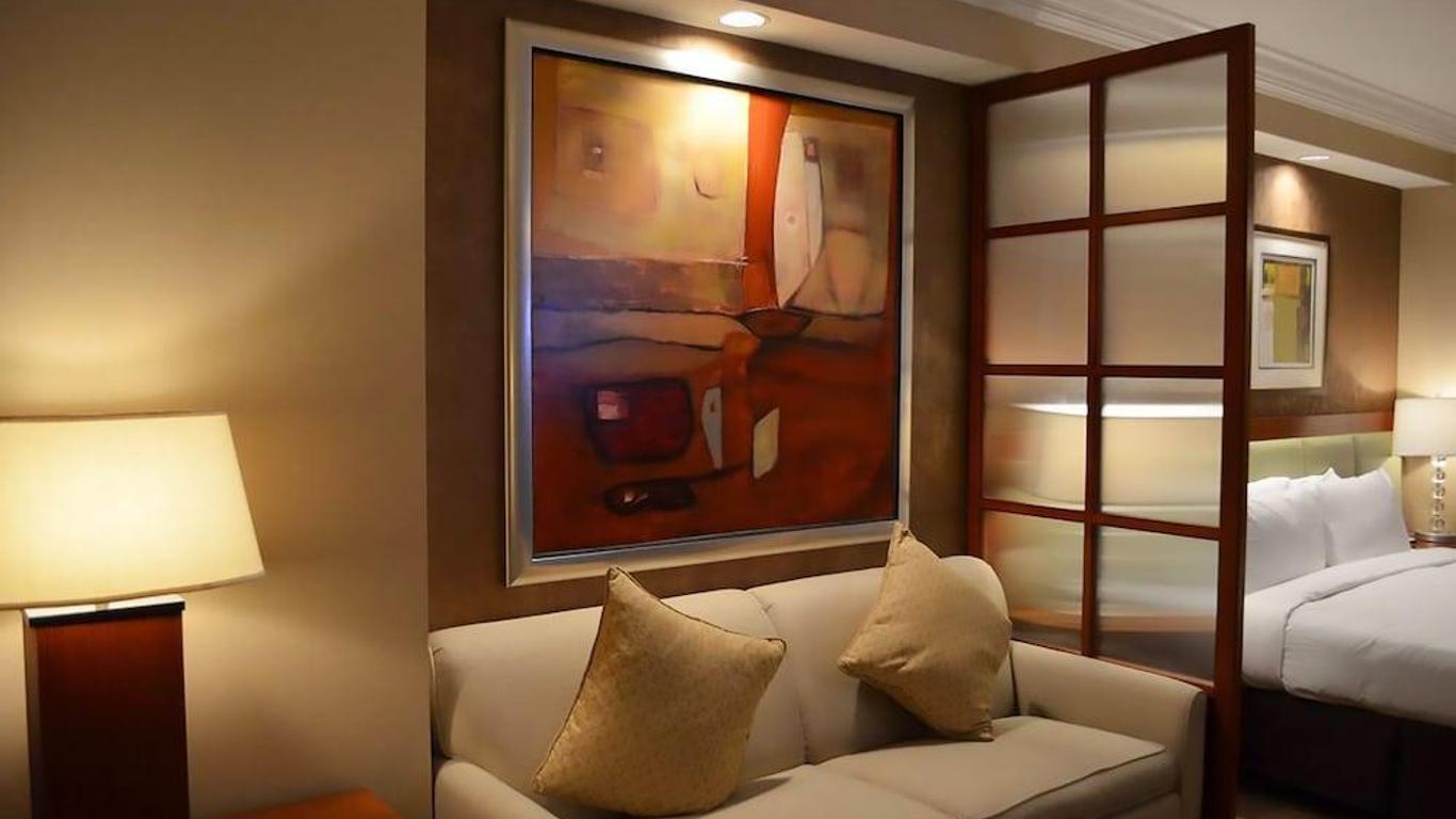 888 Signature Suites Collection At Signature Condo Hotel