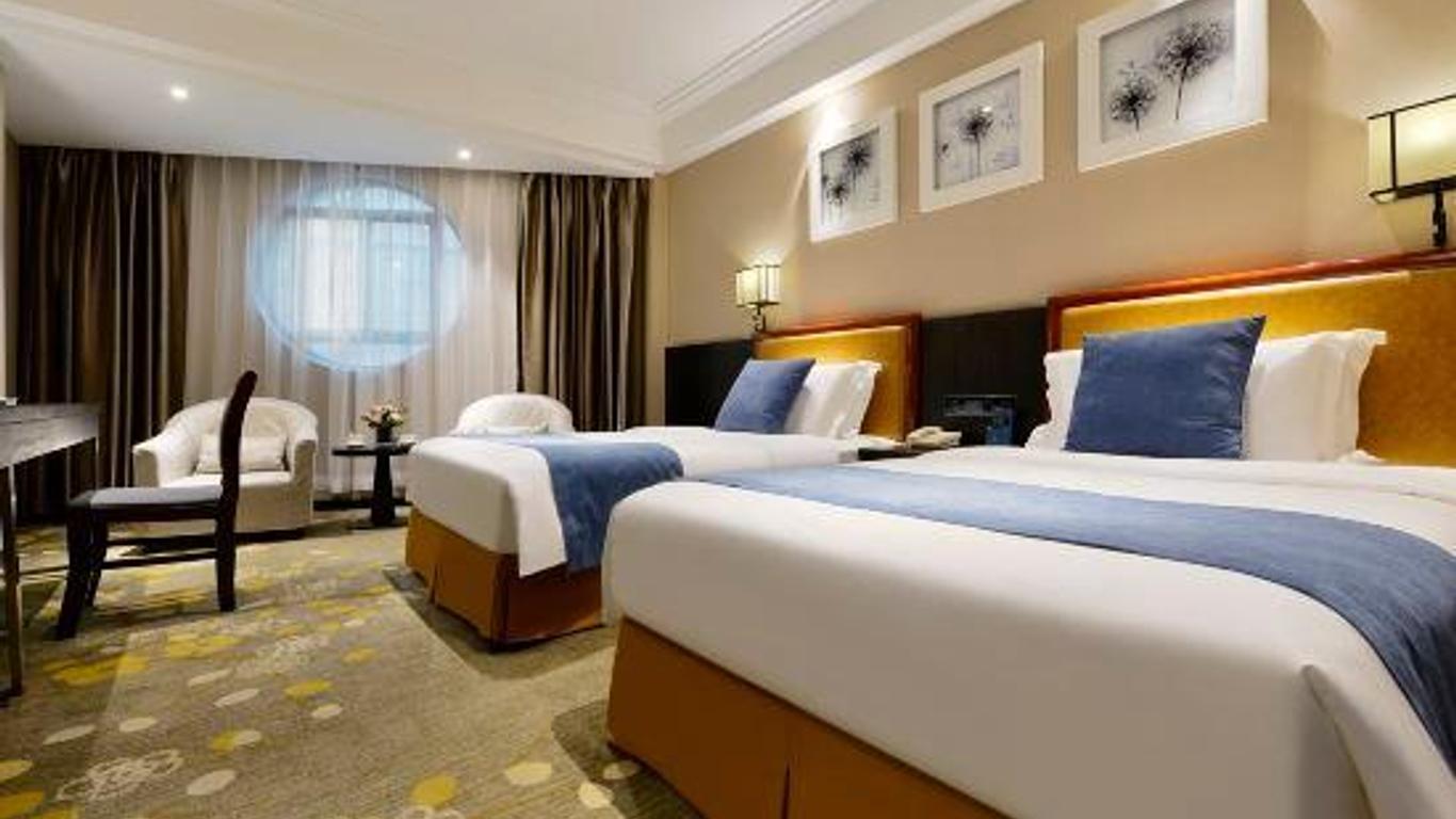 Jinhao Hotel (Xi'An Giant Wild Goose Pagoda)