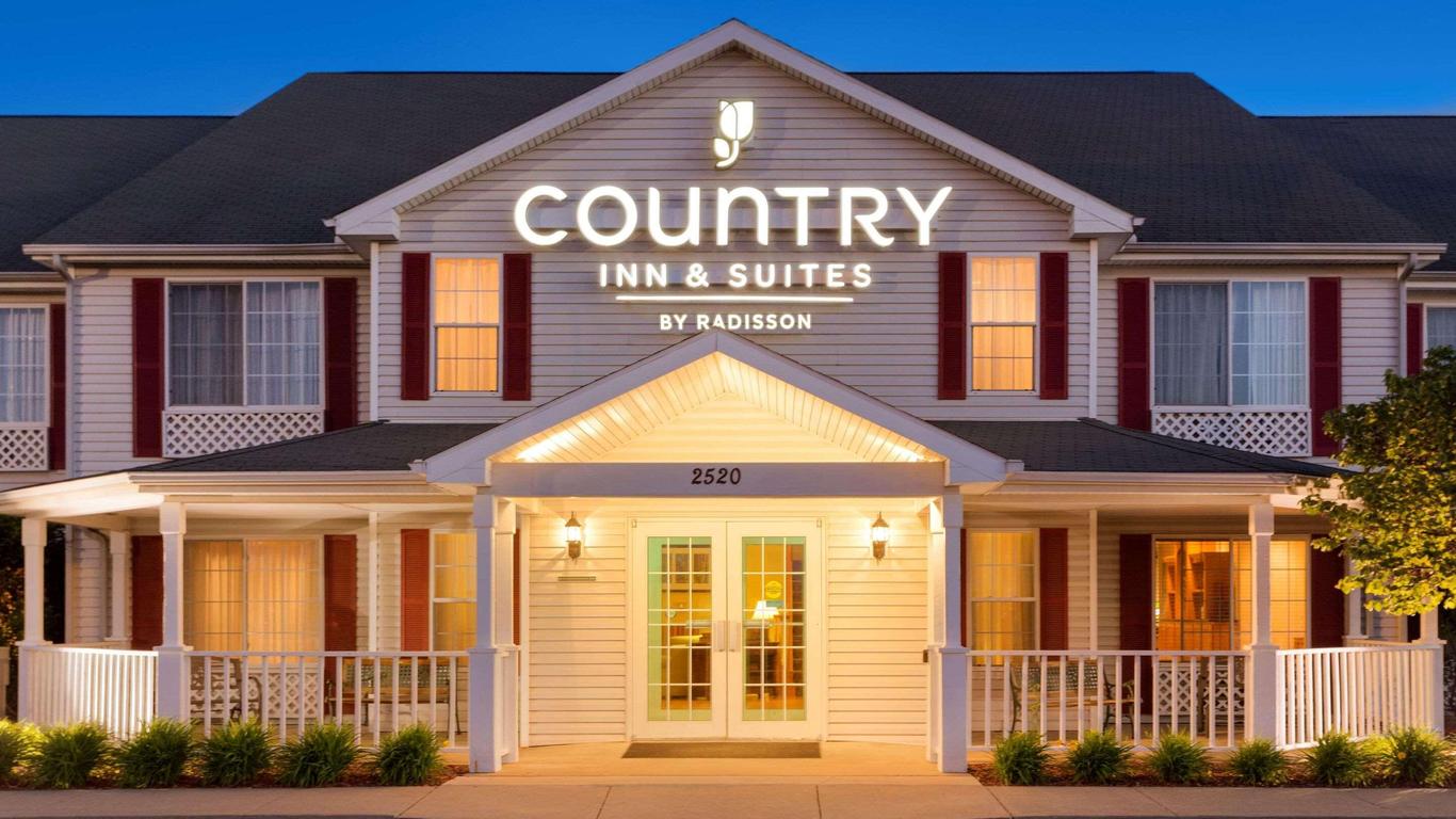 Country Inn & Suites by Radisson, Nevada, MO