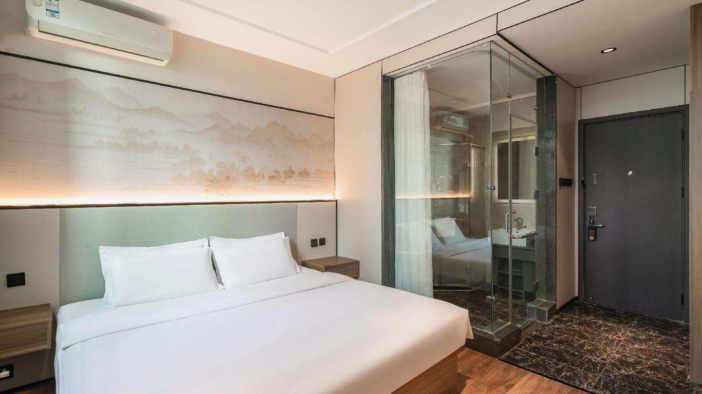 Hill Lily Hotel