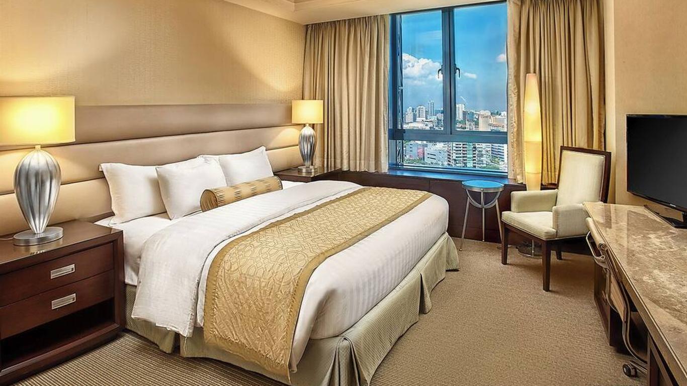 Crimson Hotel Filinvest City, Manila