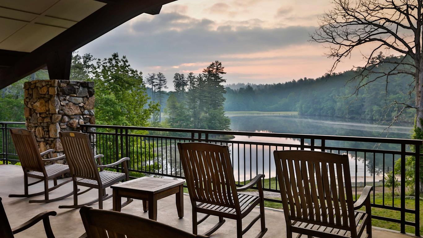 Kanuga Inn and Lodging