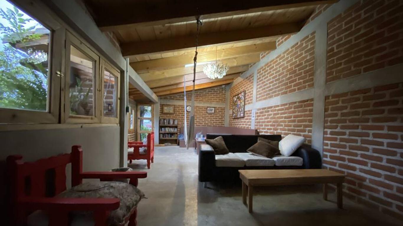 Rossco Hostel