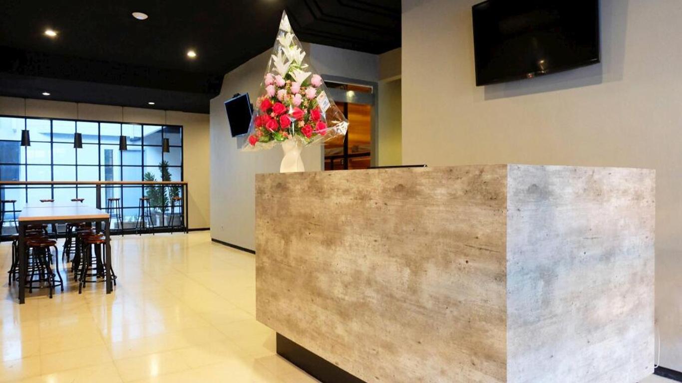 Livinn Hostels Gubeng Station Surabaya