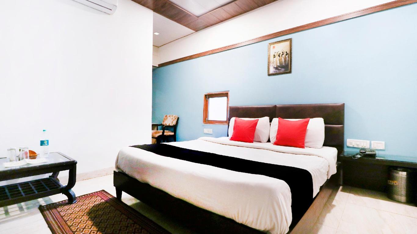 Capital O 9822 Hotel Seven