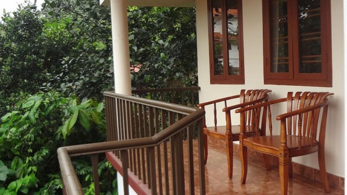 Hotel Seasons Thekkady