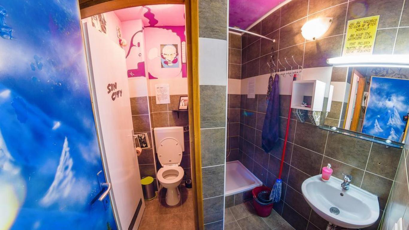 Hostel Mali Mrak