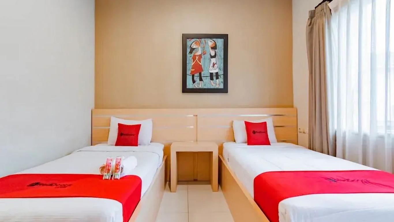RedDoorz near Lembang Park & Zoo 2