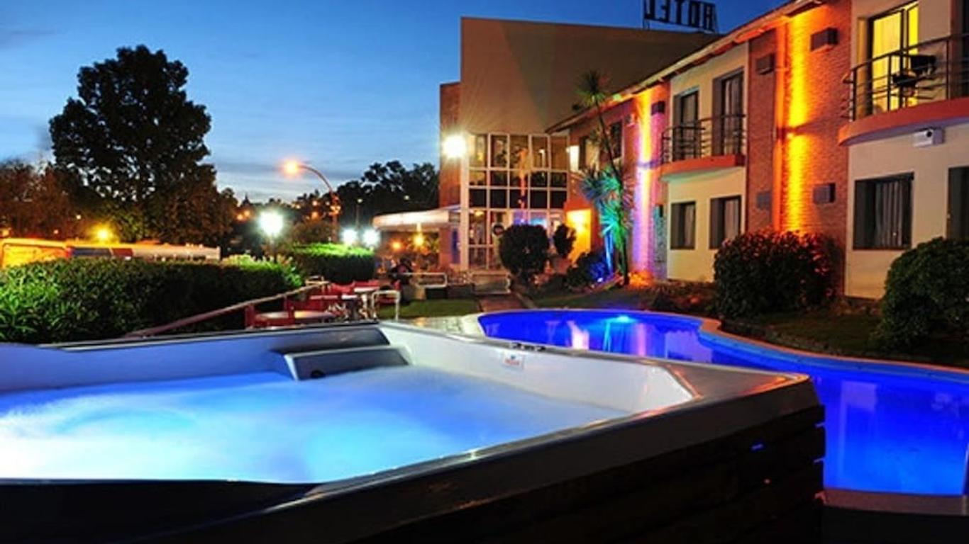 Costanera Hotel
