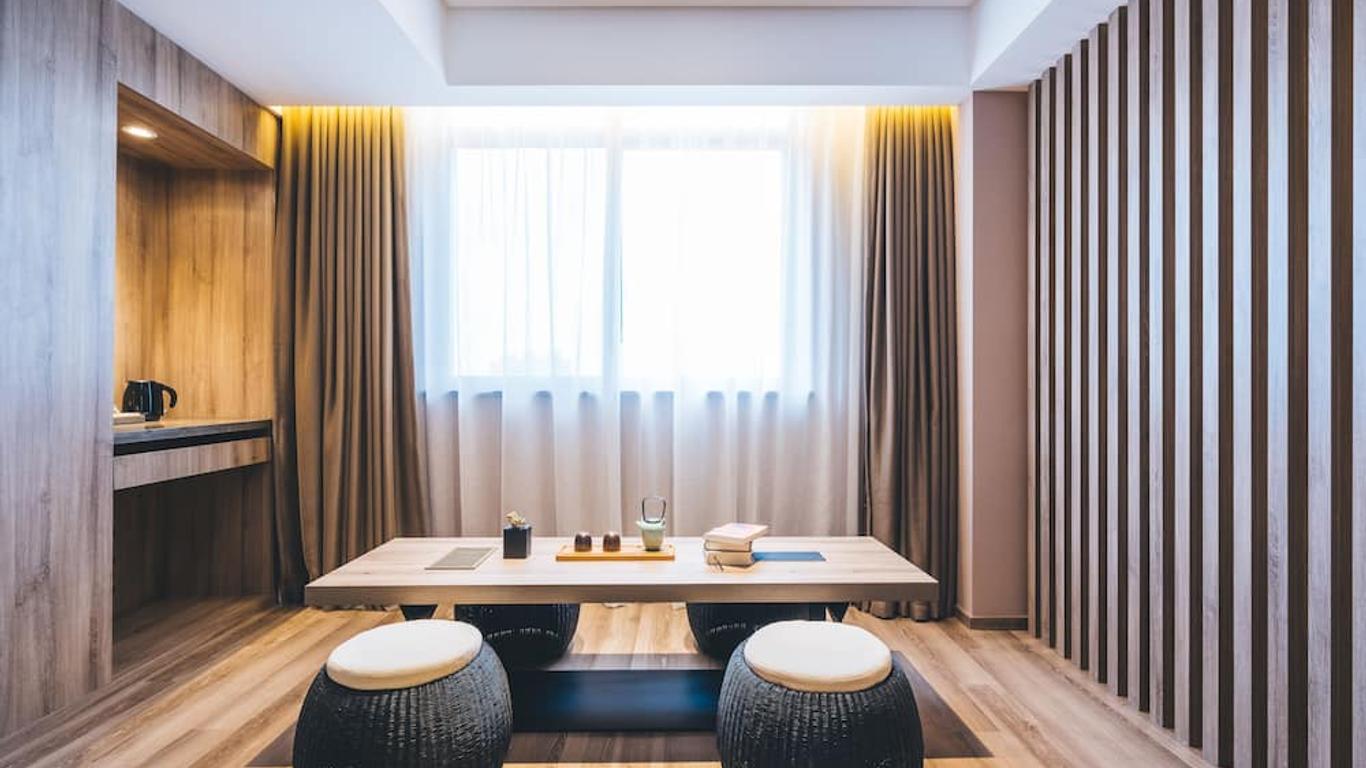Atour Hotel Shanghai Pudong Airport