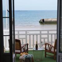 Appartement de standing - avec terrasse et vue mer