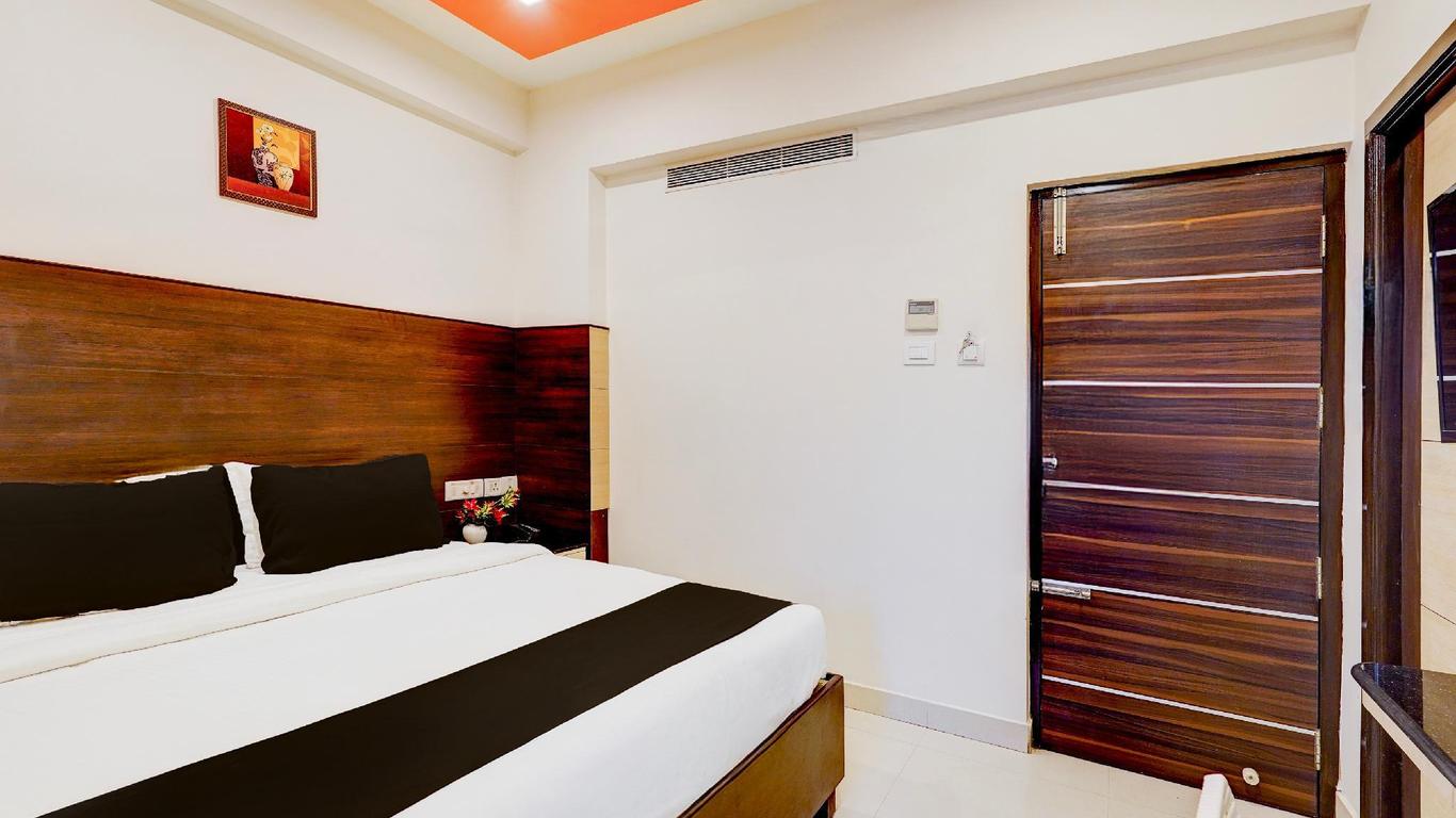 OYO 15857 Saibala Budget Hotel