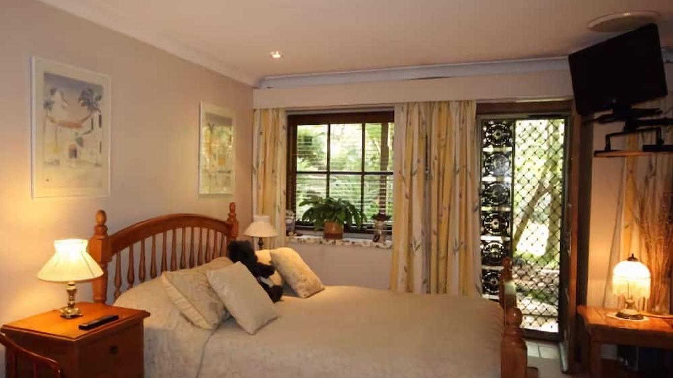 Kalimna Spa Room | Close to the village of Blackheath with FREE continental breakfast