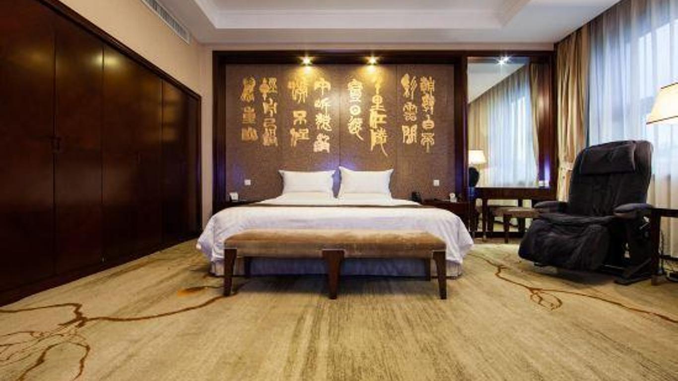 Beijing Luhong Hotel