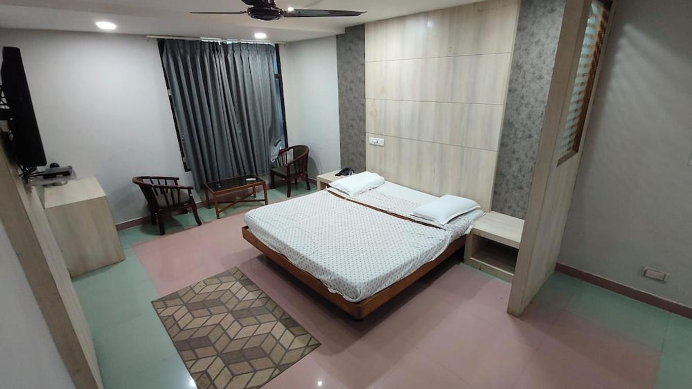 Hotel Raj Residency