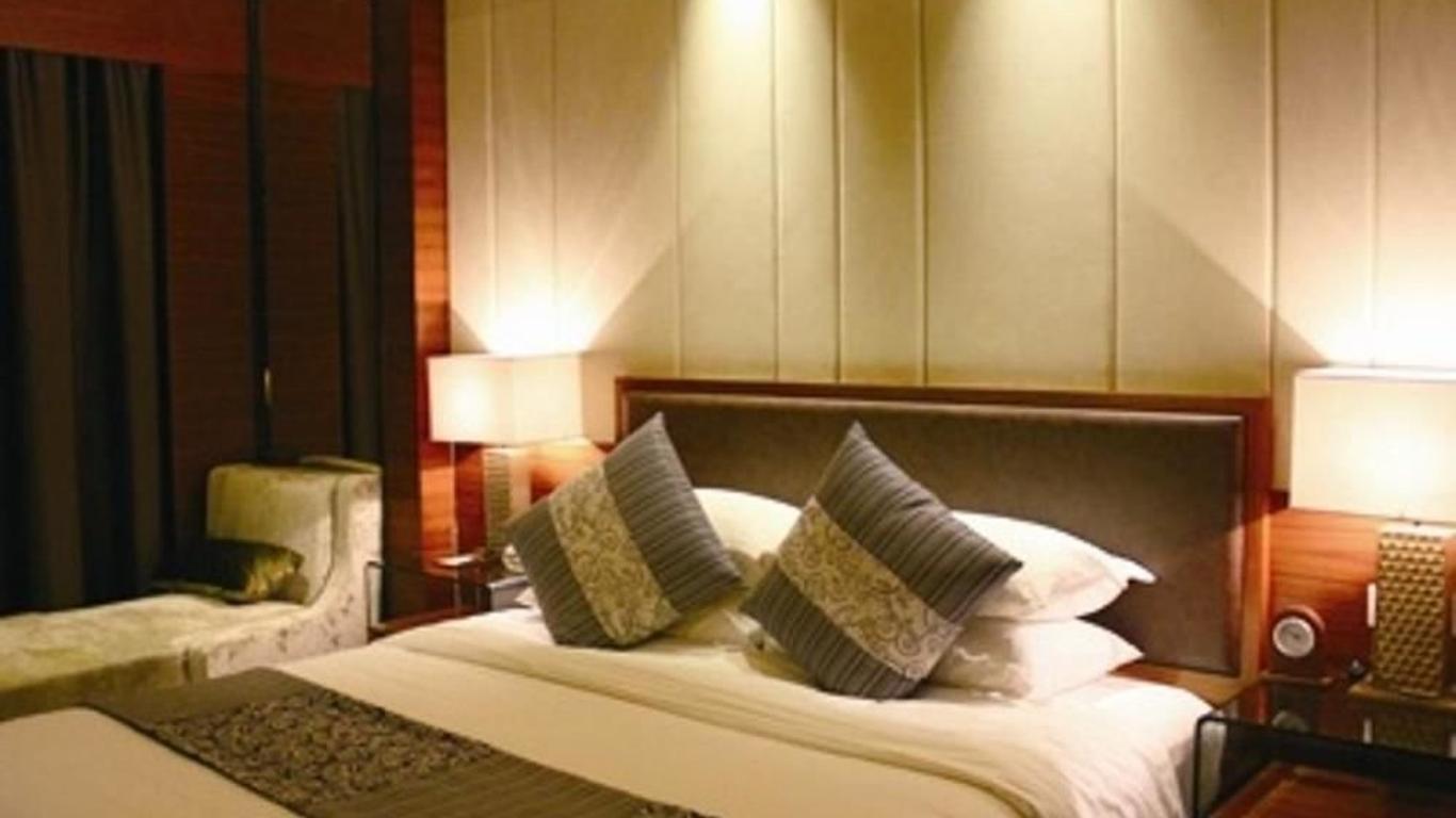 Ruixiang New Century Hotel