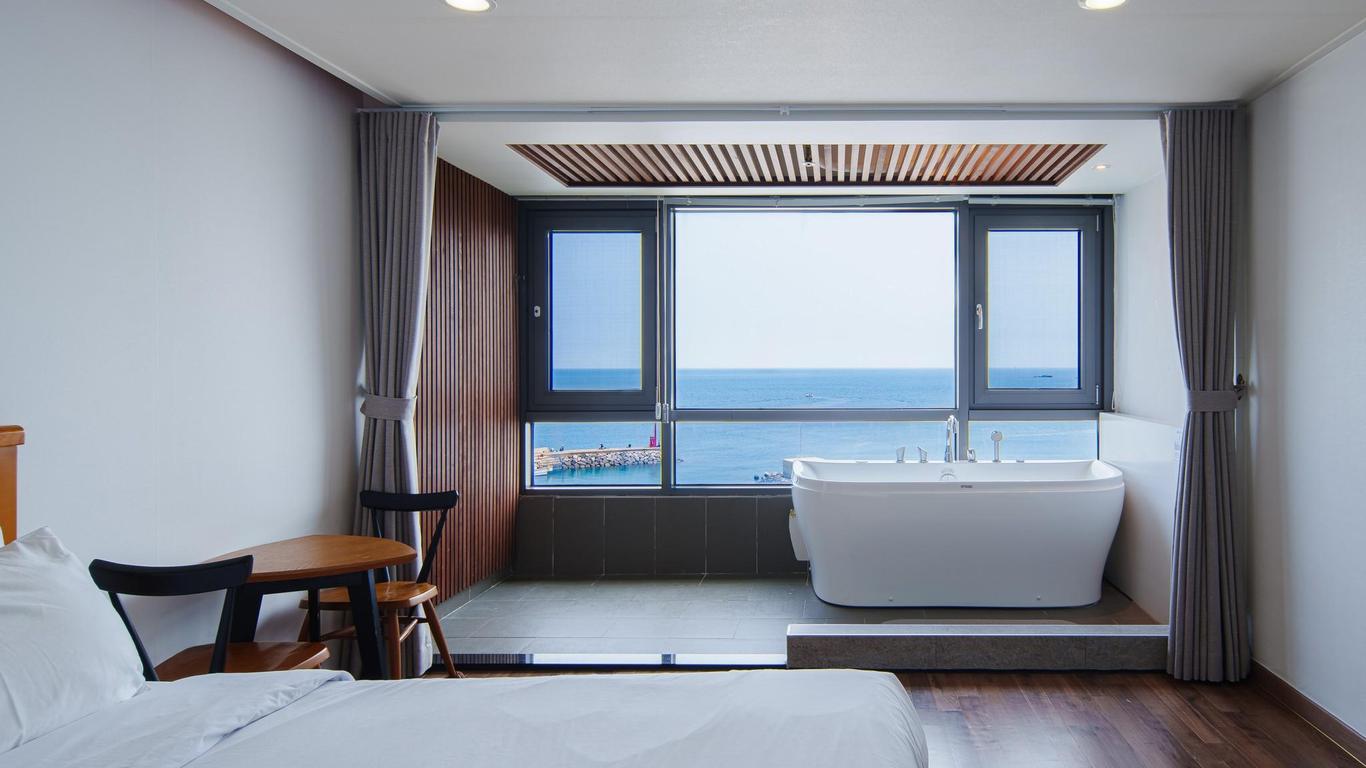 Jeju Frame Spa Vill