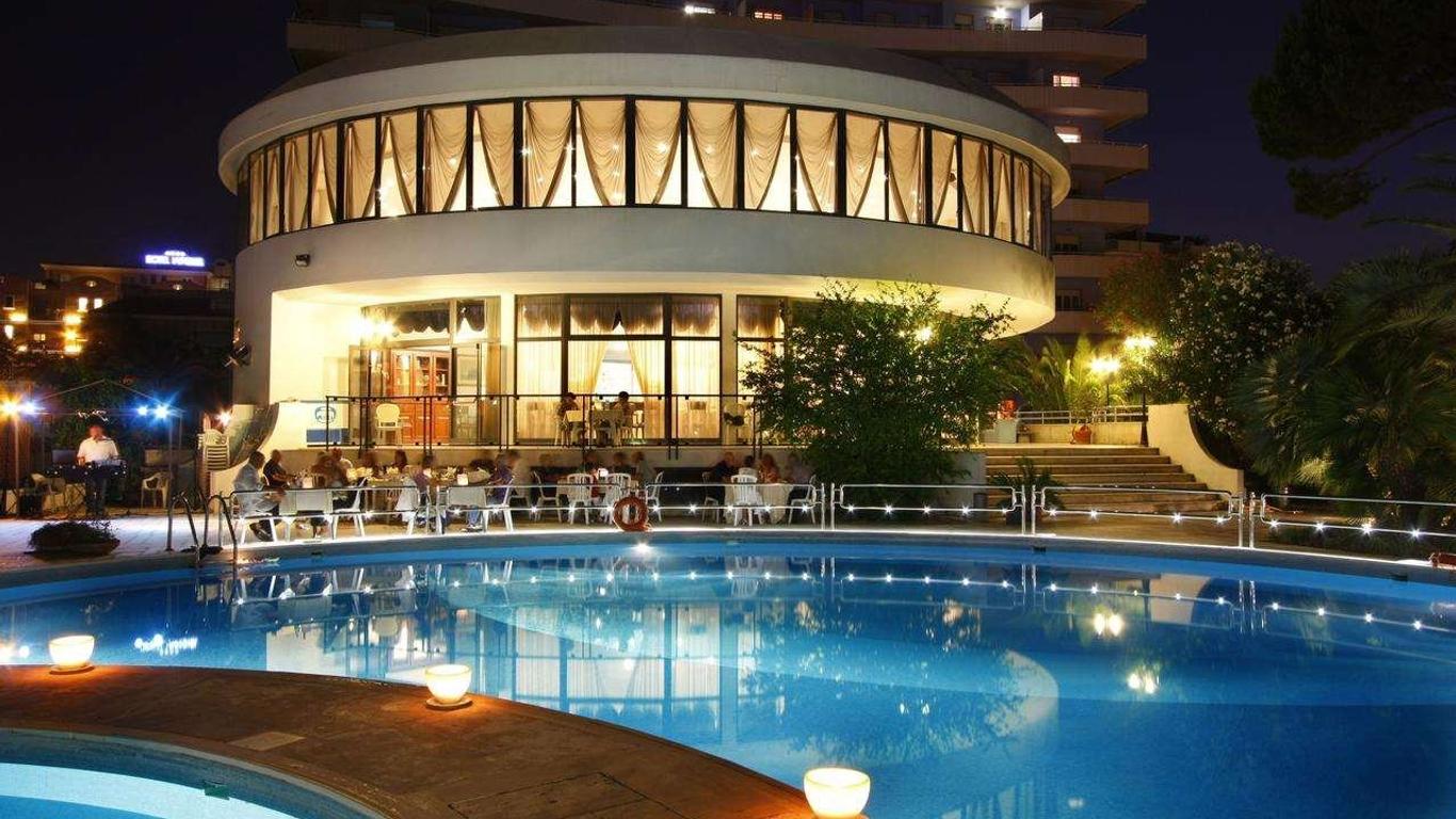 International Hotel & Suite