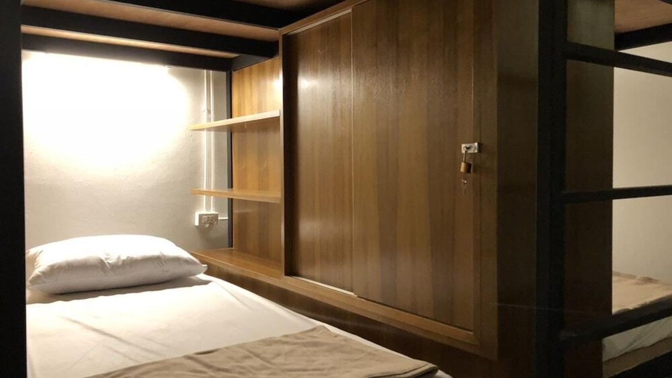 OYO 612 Hansa Hostel