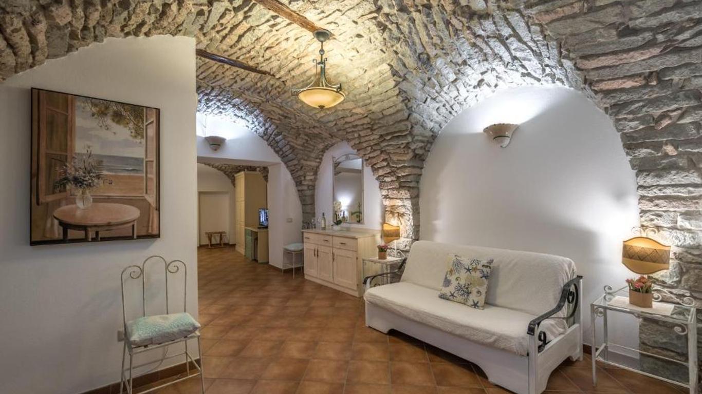 Bosa Queen House