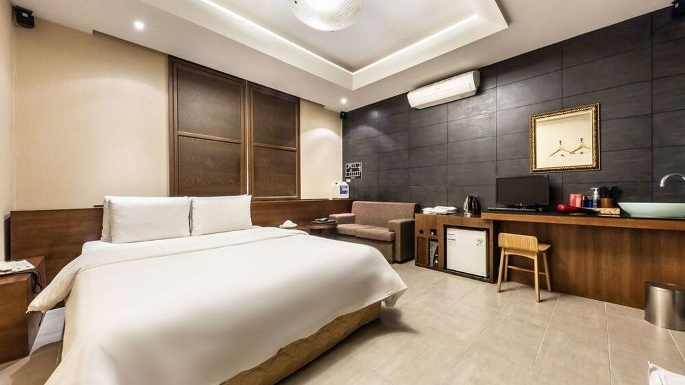 Ritz Seoul Hotel