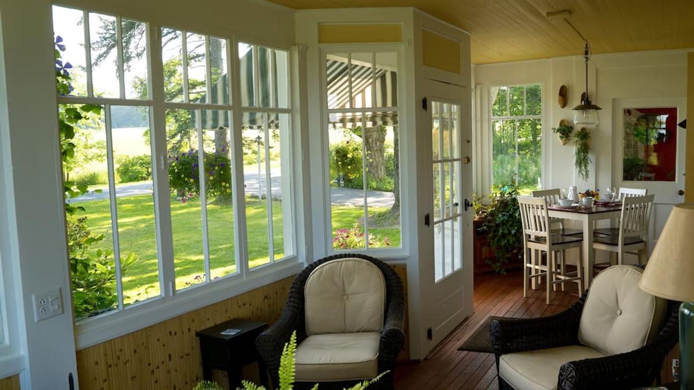 Enfield Manor Bed&Breakfast and Vacation Rental