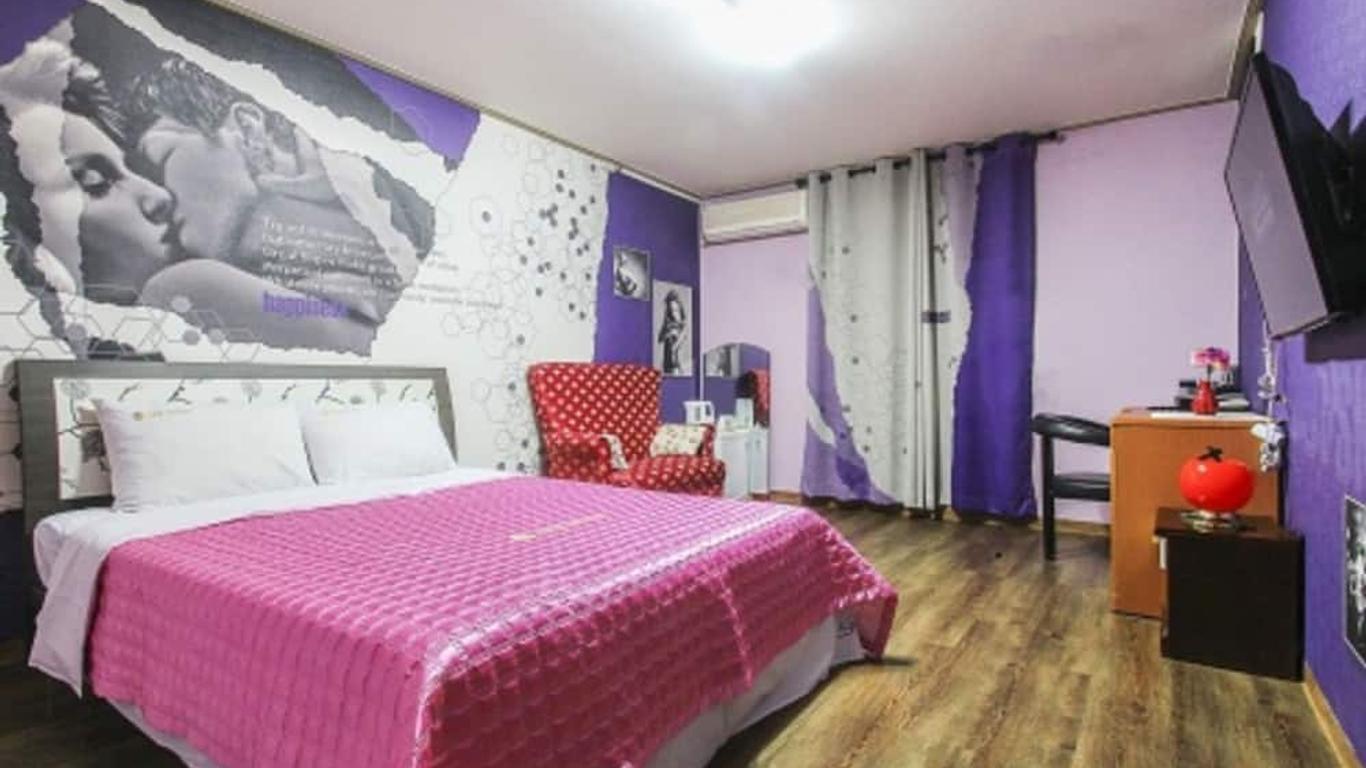 Sky Motel