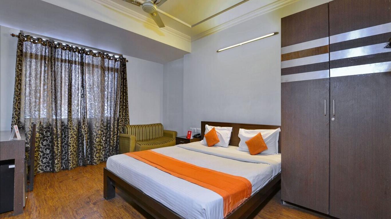 OYO Premium Jaipur Junction