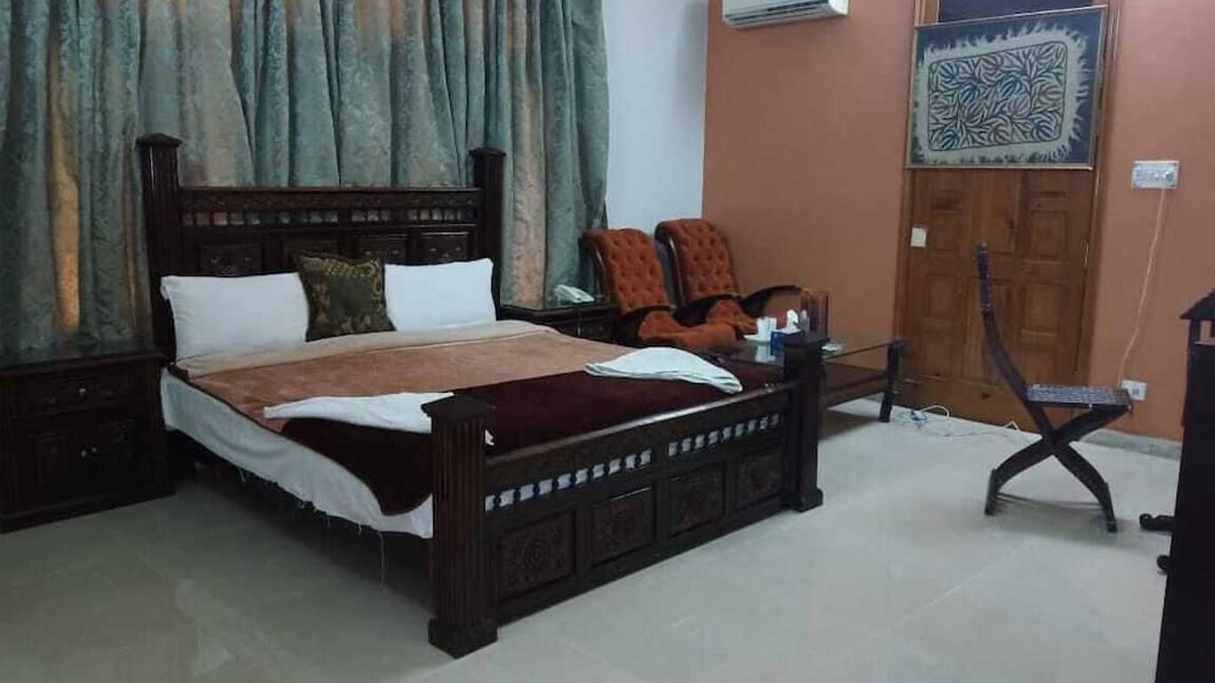 Hotel Orash Lodges