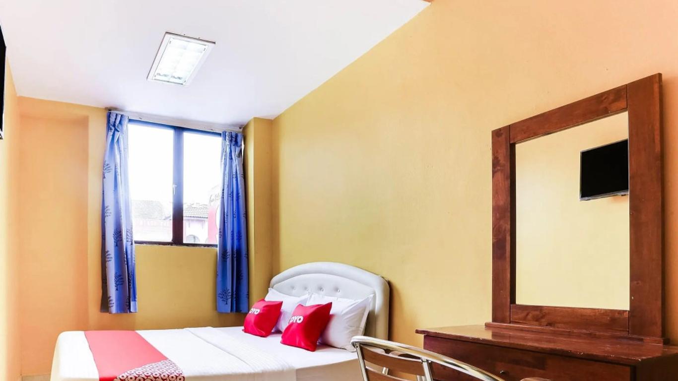 OYO 89406 Lucky Budget Hotel