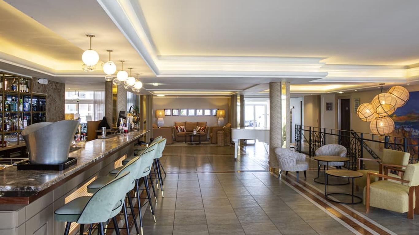 Grand Hotel les Flamants Roses