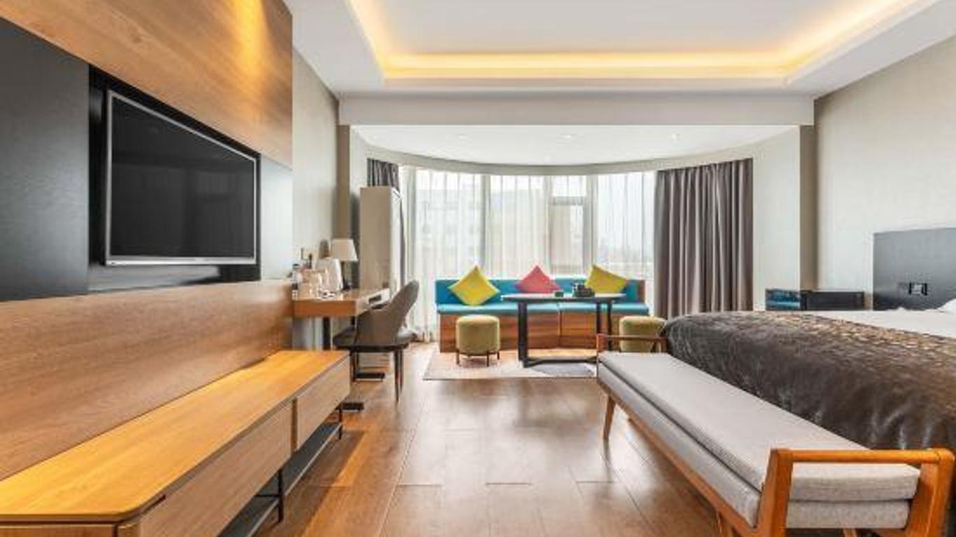 Pavilion Conference Center Hotel (Puyang Ginza Mall)