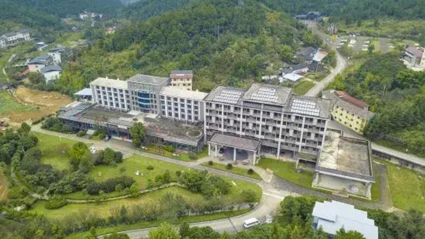 Jindaoxia Liangjiang Holiday Hotel