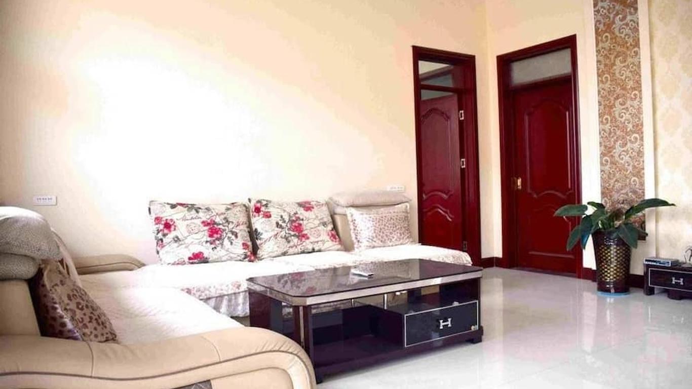 Zhiyuan Homestay Ancient City North Gate