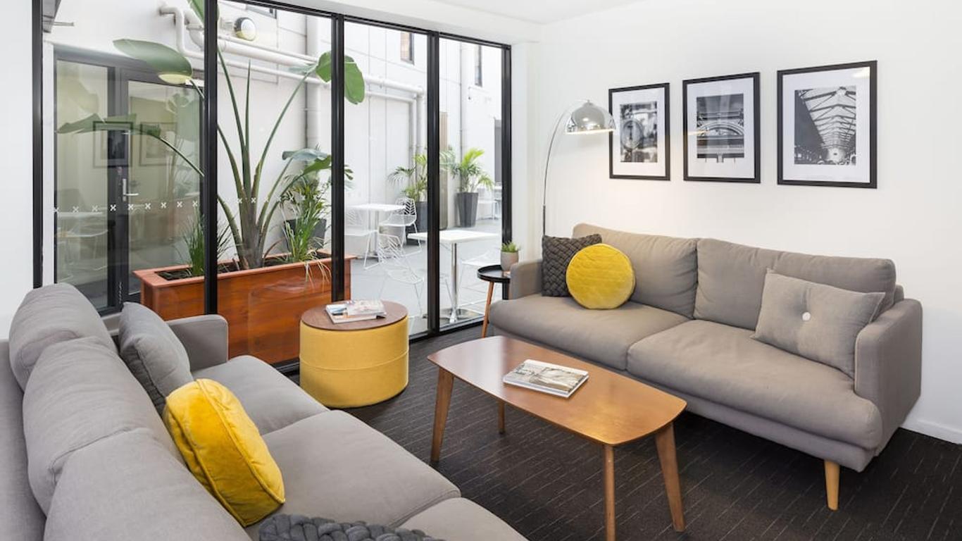 City Edge North Melbourne Apartment Hotel
