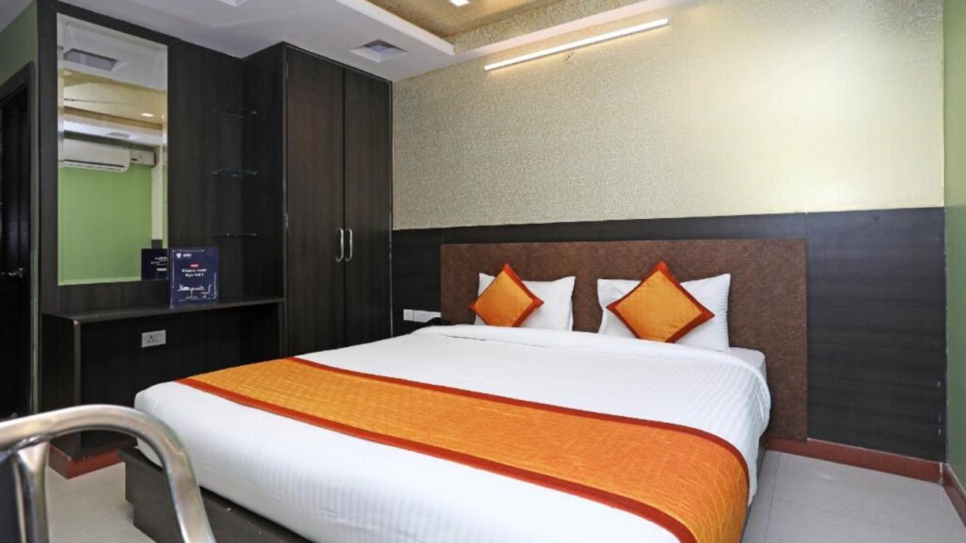 Oyo 10328 Hotel Sanjay Palace