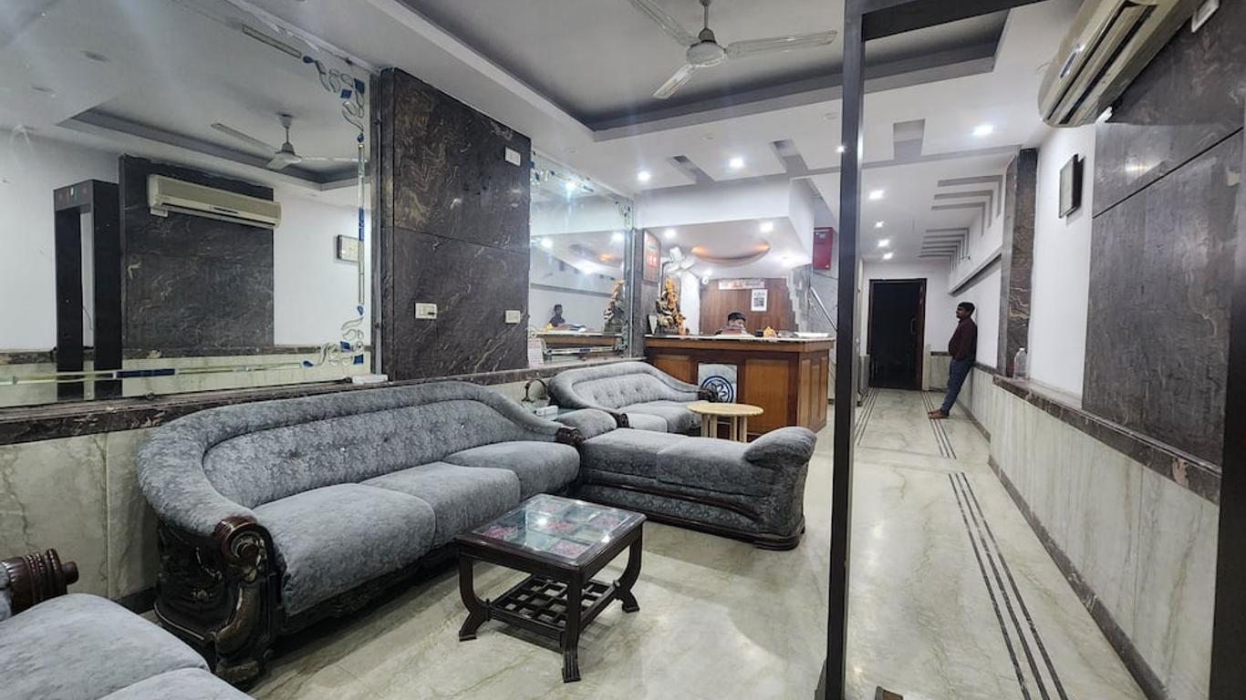 OYO Hotel Mid Town