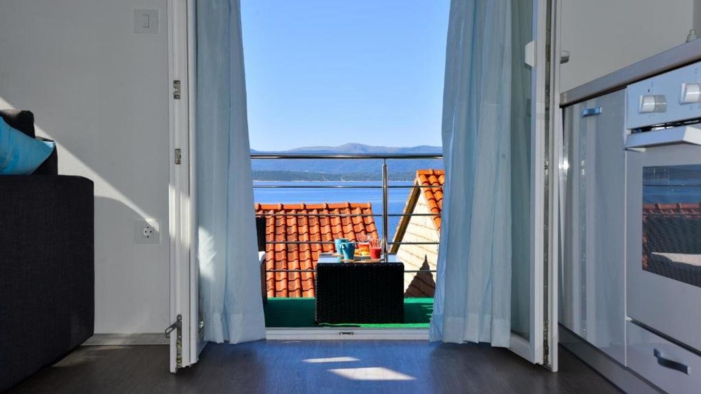 Sea Pearl Residence - Top beachfront location apartments in Bol centre