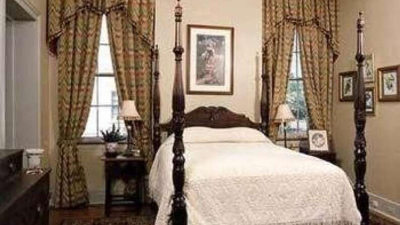 Wilkins Town House B and B